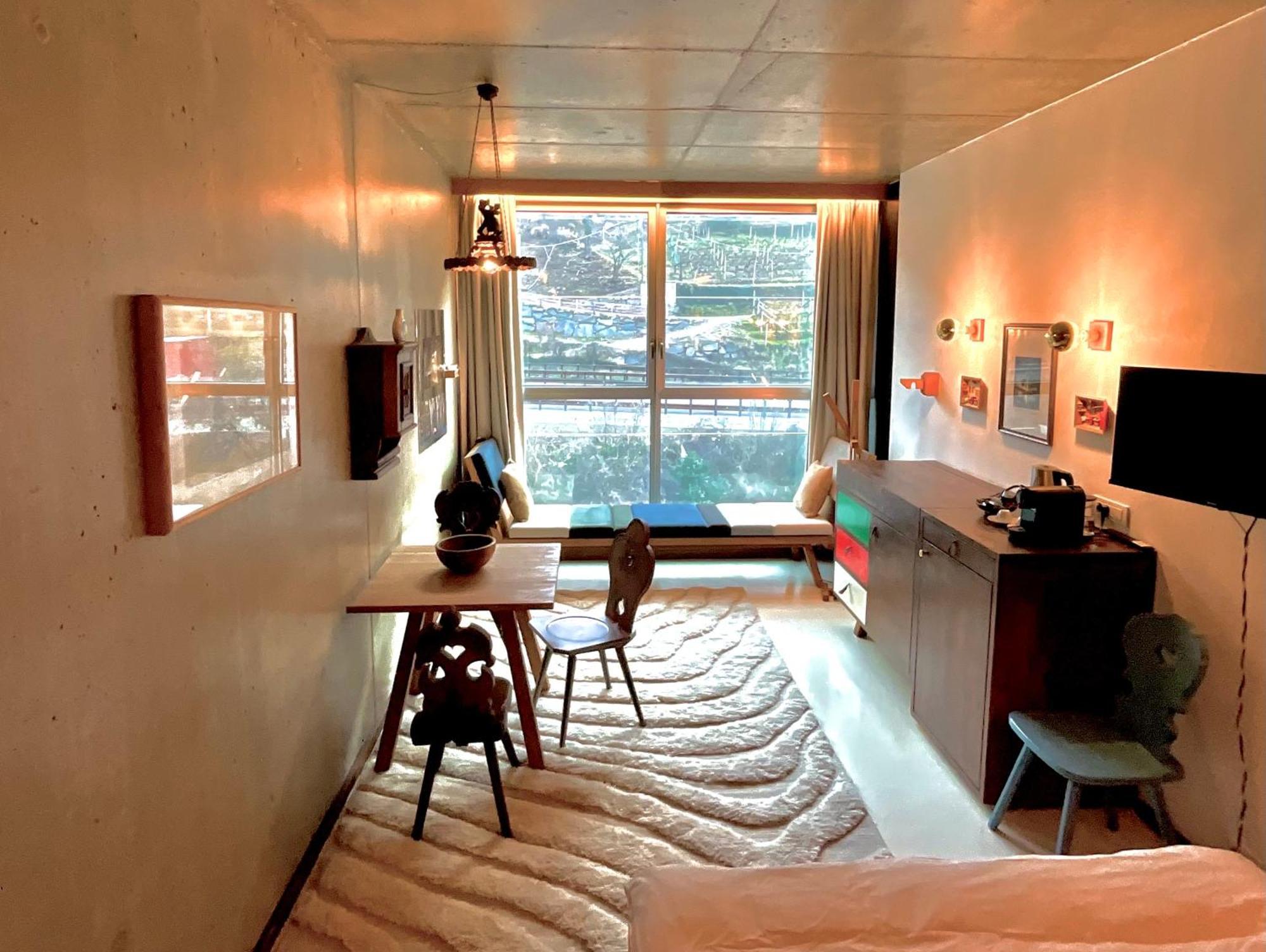 Design Living Kampill Apartment